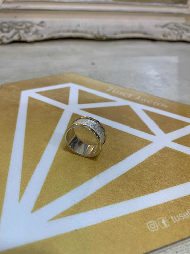 Imagen 4 de 4 de Anillo Mujer, Esclavo En Plata Y Bordes En Oro 10 Klt. Tuset