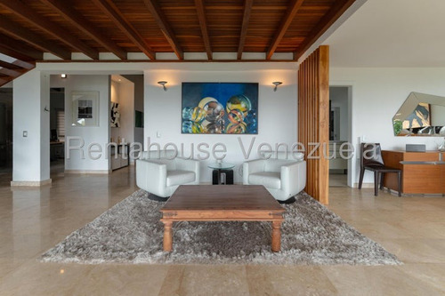 Agp Cómoda Y Hermosa Casa Totalmente Remodelada En Venta En Alto Hatillo 25-10899 Ys