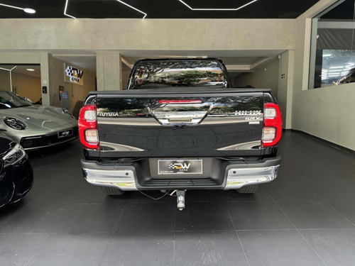 Toyota Hilux 2.8 D-4D TURBO DIESEL CD SRX PLUS 4X4 AUTOMÁTICO