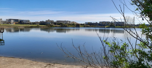 Lote A La Laguna Con Hermosa Vista, En Barrio El Canton Puertos