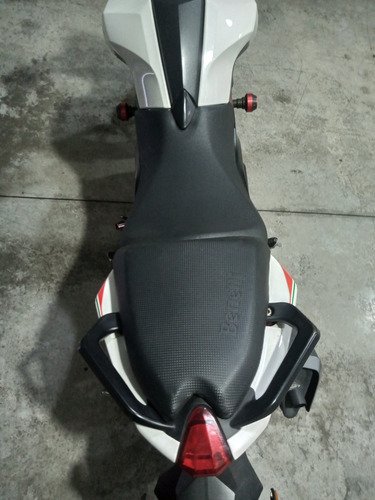 Imagen 12 de 21 de Benelli Tnt 25 250 Año 2017 Impecable Original Segundo Dueño