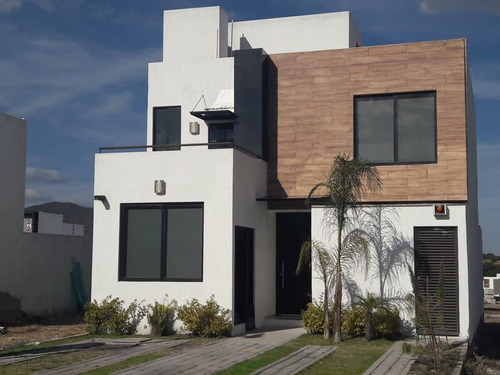 Hermosa Casa En Grand Juriquilla, Roof Garden, Jardín, 3 Rec