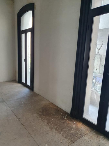 Imagen 7 de 18 de Edificio : 18 De Julio Y Vazquez, Esquina , 600 M2, 3 Plantas, Ascensor !!