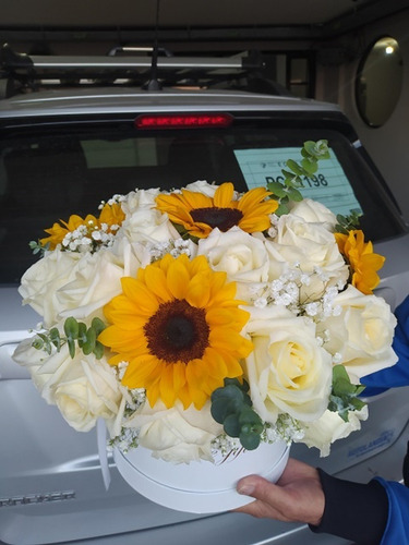 Lá Florería Ramos Florales Felicidades En Tu Día