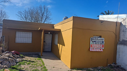 Casa 3 Amb Al Frente Jardín Calle 40 Oportunidad!!