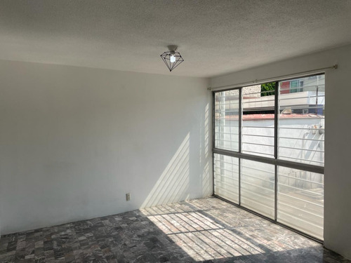 Excelente Oportunidad!!! Casa En Venta En Viveros Del Valle A Dos Minutos De Los Bastones