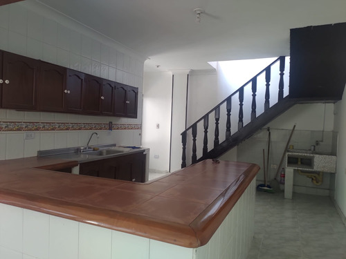 Venta De Casa Bifamiliar De 474mt2; El Ingenio, Sur De Cali, 5659. 