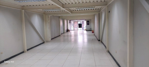 Local De Dos Niveles, Excelente Sector, Centro De Temuco