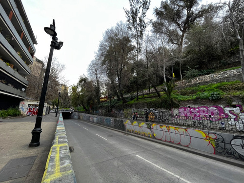 Se Vende Apart Hotel En Pleno Barrio Lastarria (8 Pisos)