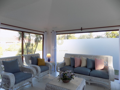 Muy Linda Casa En Alquiler, Punta Del Este- Ref: 59011