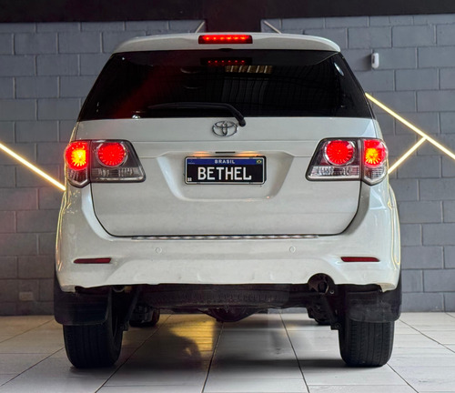 Toyota Hilux 2.7 Std Cab. Dupla 4x4 Flex 4p