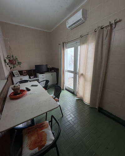Casa Con Gran Potencial A La Venta/tres Dormitorios/belvedere