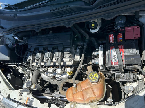 Imagen 12 de 15 de Chevrolet Onix 2016 1.4 Lt Mt 98cv