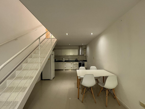 Loft De Dos Ambientes A Metros De Belgrano R Con Cochera.