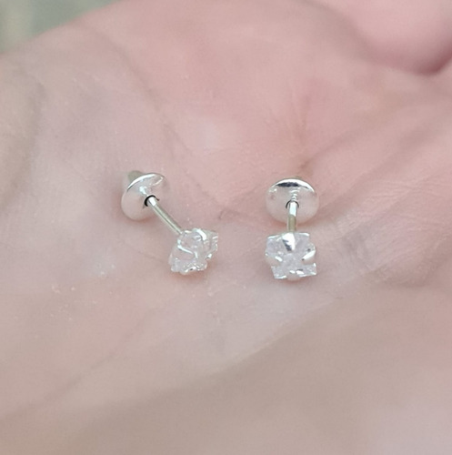 Imagem 4 de 10 de Brincos Bebê Quadrado 3mm Tarracha Baby Prata 925