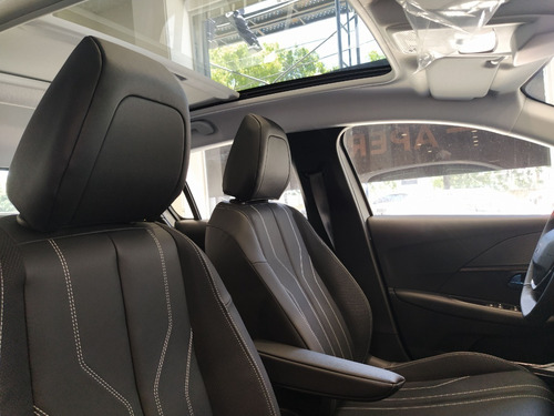 Imagen 10 de 15 de Peugeot 208 Feline Tiptronic