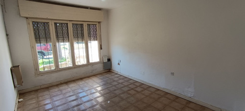 Venta Casa En Ph 4 Ambientes A Reciclar 