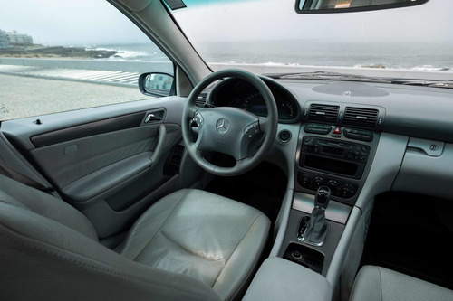 Imagen 11 de 25 de Mercedes Benz C320 Avantgarde C 320 V6 Nafta