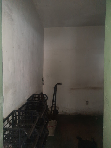 Casa Em Madureira Com Comércio Embaixo Com Banheiro E Casa