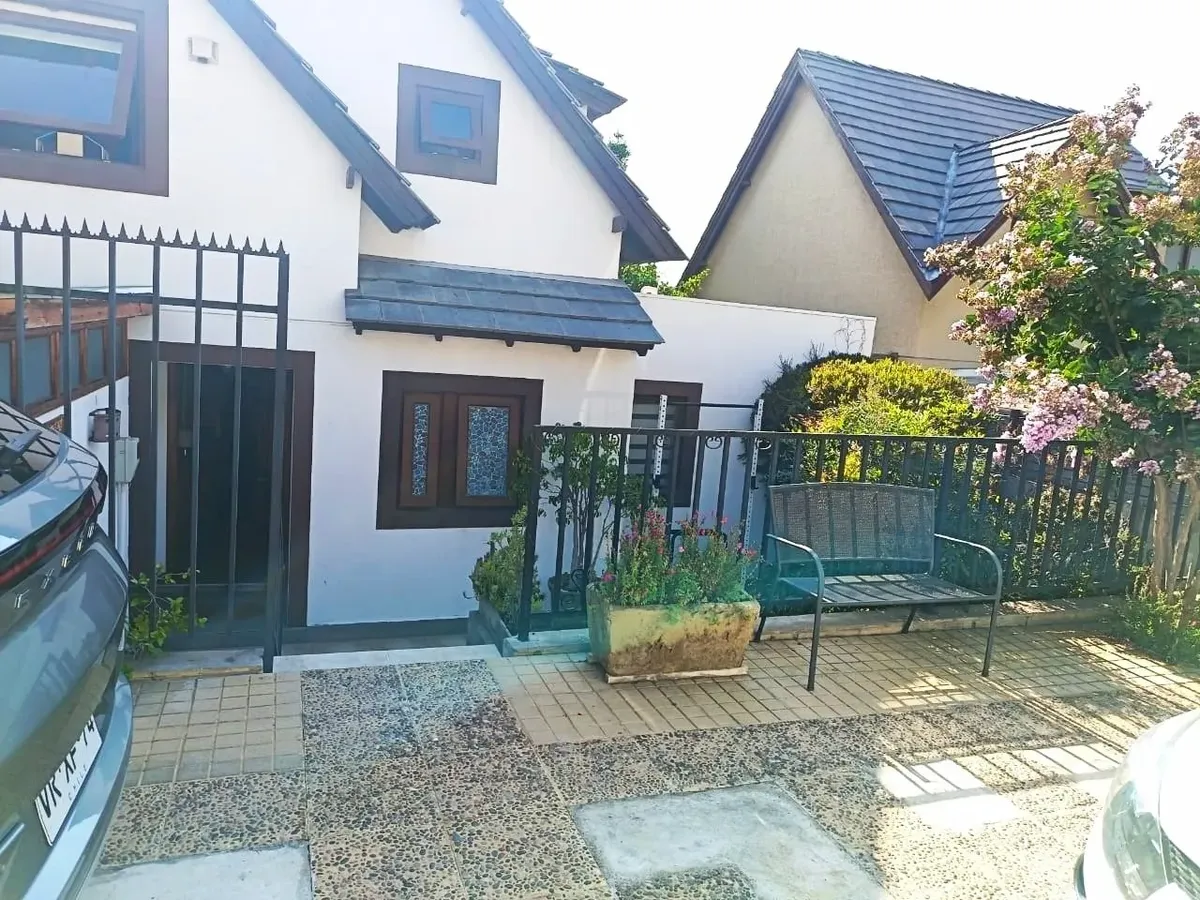 Imagen 5 de 30 de Hermosa Y Acogedora Casa En Condominio De Alto Macul, La Flo