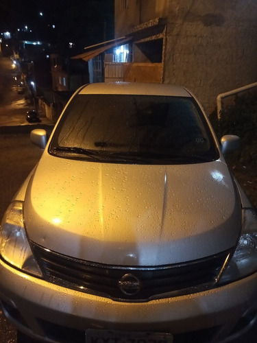 Nissan Tiida Sedan 2011 1.8 Flex 4p