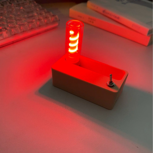 Luminária Criativa Com Atmosfera Magnética. Enfeites De Mesa