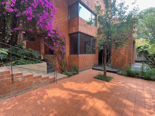 Casa Remodelada Con Espectacular Vista En Lomas De Tlapexco