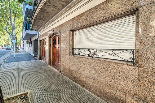 Venta Casa 3 Dormitorios Estilo Francés Con Patio Terraza Y Garage Almagro