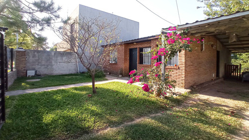 Casa De 386 M2 De Terreno 2 Habitaciones Y Cochera Pasante