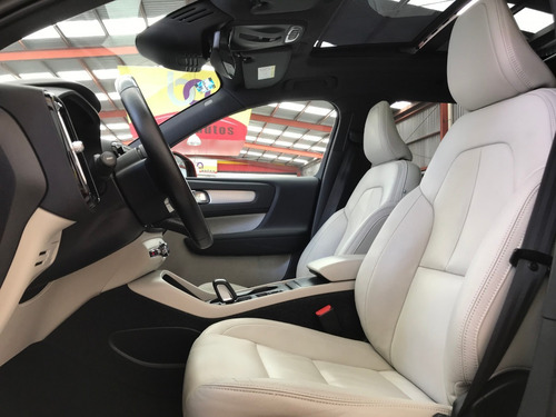 Imagen 8 de 15 de Volvo Xc40 2019 Momentum T5