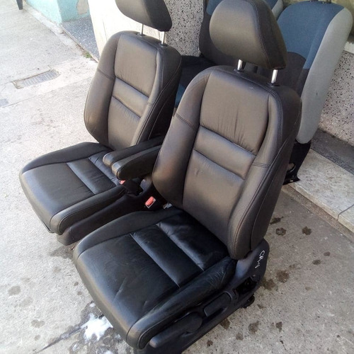 Imagen 2 de 12 de Reparaciones De Butacas,repuestos Espumas Tapiceriaautomotor