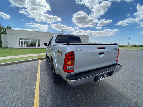 Toyota Hilux 3.0 Cd Srv Cuero I 171cv 4x4 2011