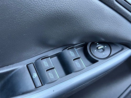 Ford Focus 2.0 TITANIUM HATCH 16V FLEX 4P POWERSHIFT