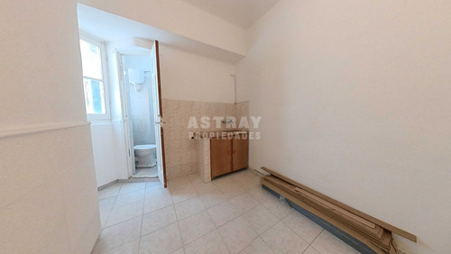 Apartamento En Venta De 1 Dormitorio En Montevideo (ref: Ast-3832)