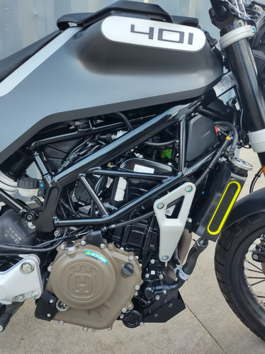 Husqvarna Svartpilen 401 Usada Seleccionada - Evaluo Permuta