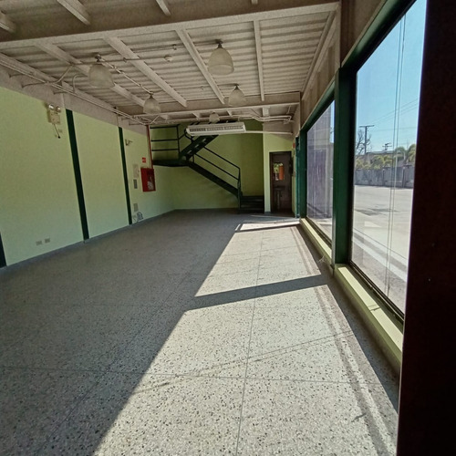 Imagen 8 de 11 de Locales Comerciales Cc. Industrial, Castillito