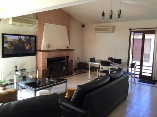 Casa En Punta Del Este, Cantegril | Rebeca Negocios Inmobiliarios Ref:9674- Ref: 9674