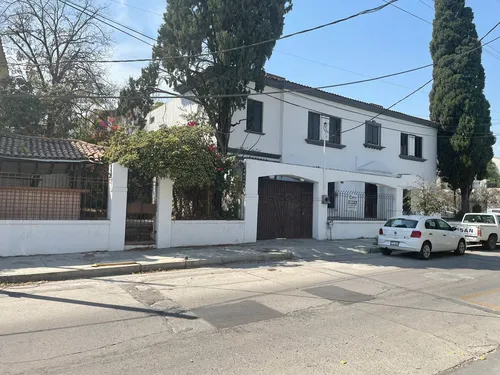 Ubicada Entre Hidalgo Y Padre Mier