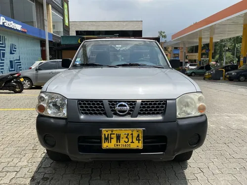 Nissan Np300 Frontier 2.4 Estacas 2013