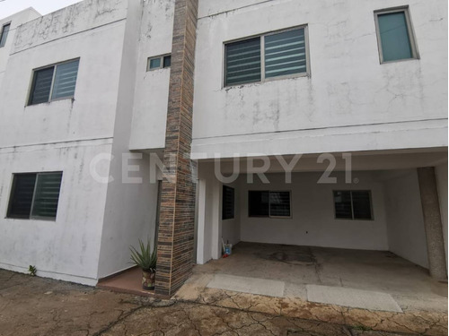 Casa En Venta Col. Petrolera C. Chihuahua Coatzacoalcos Ver.