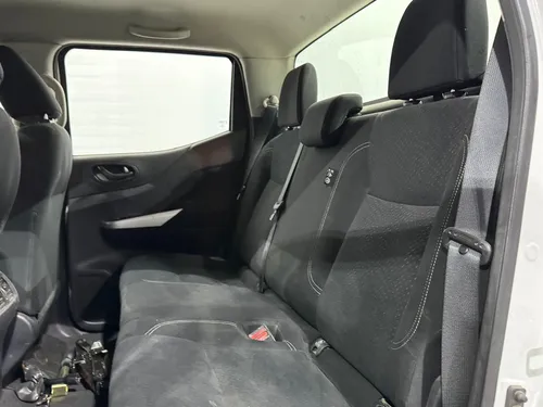 Nissan NP300 2.5 SE Paq Seguridad Mt