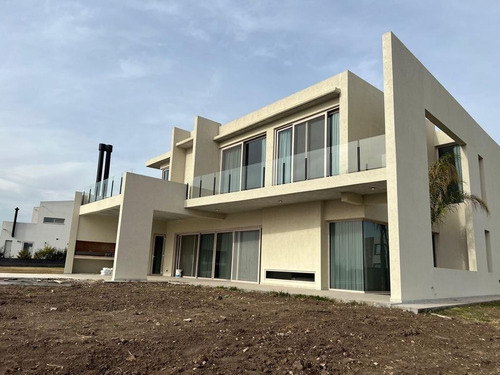 Imagen 3 de 13 de Espectacular Casa De Categoria A Estrenar En Terralagos