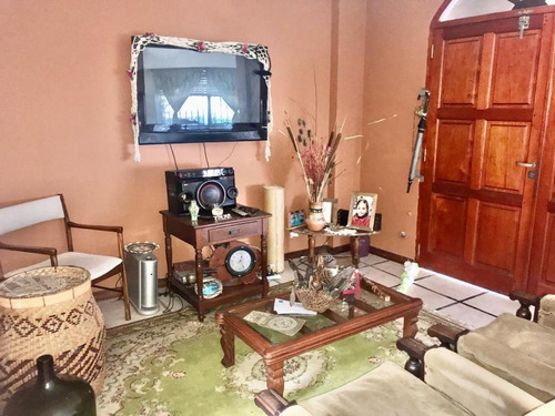 Imagen 28 de 30 de Venta Casa De 5 Ambientes Con Cochera Para 5 Autos