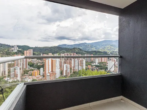 Apartamento En Venta En Loma Linda. Cod V776051