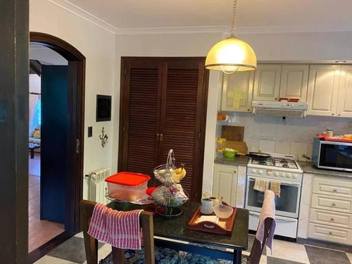 Casa En Venta - 2 Dormitorios 3 Baños - Cochera - 2.400mts2 - Sierra De Los Padres