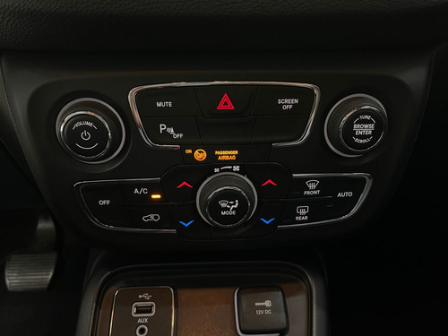 Imagem 14 de 15 de Jeep Compass 2.0 Longitude 16v Flex 4p Automático 2017/2...