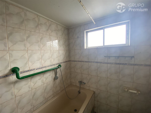 Casa En Venta De 4 Dorm. En La Serena