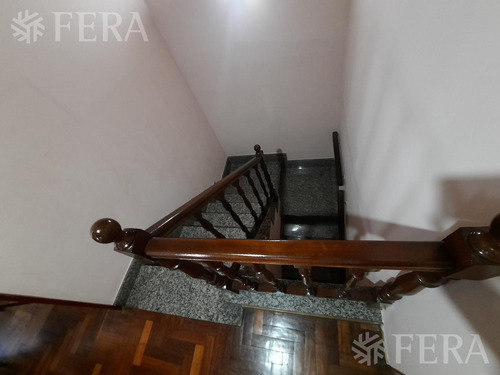Venta De Casa De 5 Ambientes Con Cochera Y Local En Lanús Oeste
