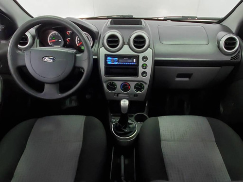 Ford Fiesta Sedan 1.6