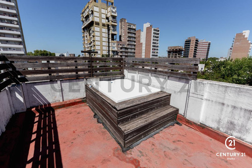 Venta Casa 3 Plantas 5 Dormitorio Cochera Quincho Terraza Jacuzzi. Abasto, Rosario